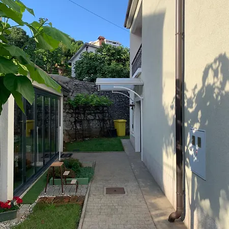 Studio Apartment Rijeka Zamet 500M From Sea And Free Parking Exterior photo