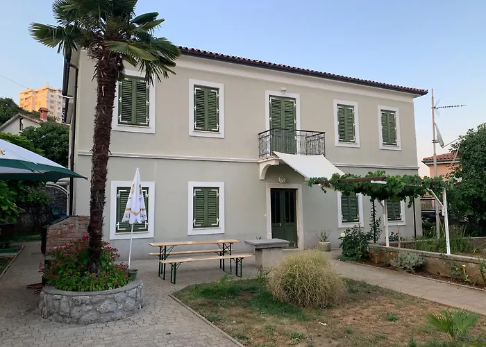 Studio Apartment Rijeka Zamet 500M From Sea And Free Parking